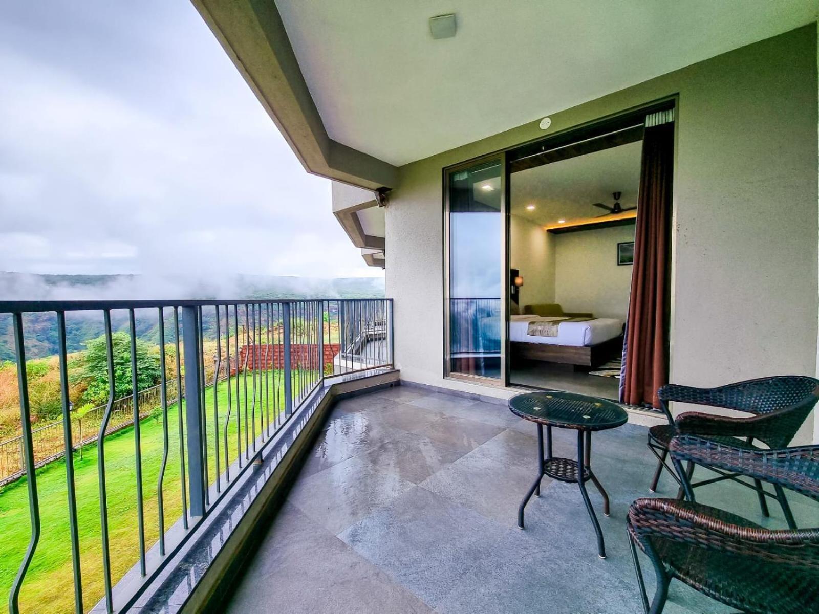 Mountain Breeze Resort, ماهاباليشوار المظهر الخارجي الصورة